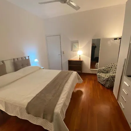 Desy Vatican House Apartamento *
