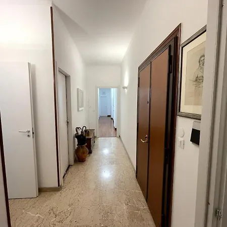 Desy Vatican House Appartement