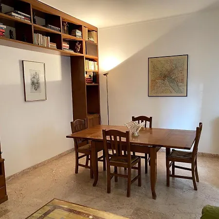 Desy Vatican House Apartamento
