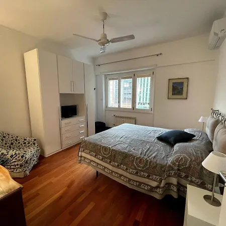 Desy Vatican House Apartamento