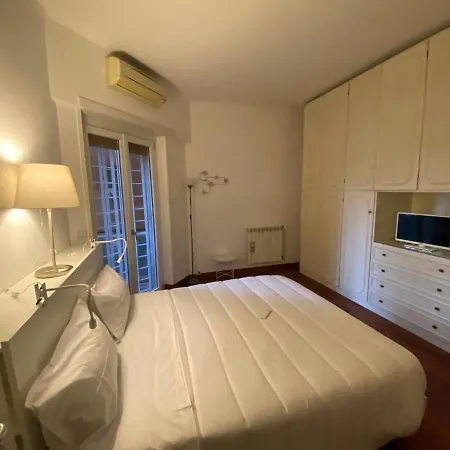 Desy Vatican House Appartement *